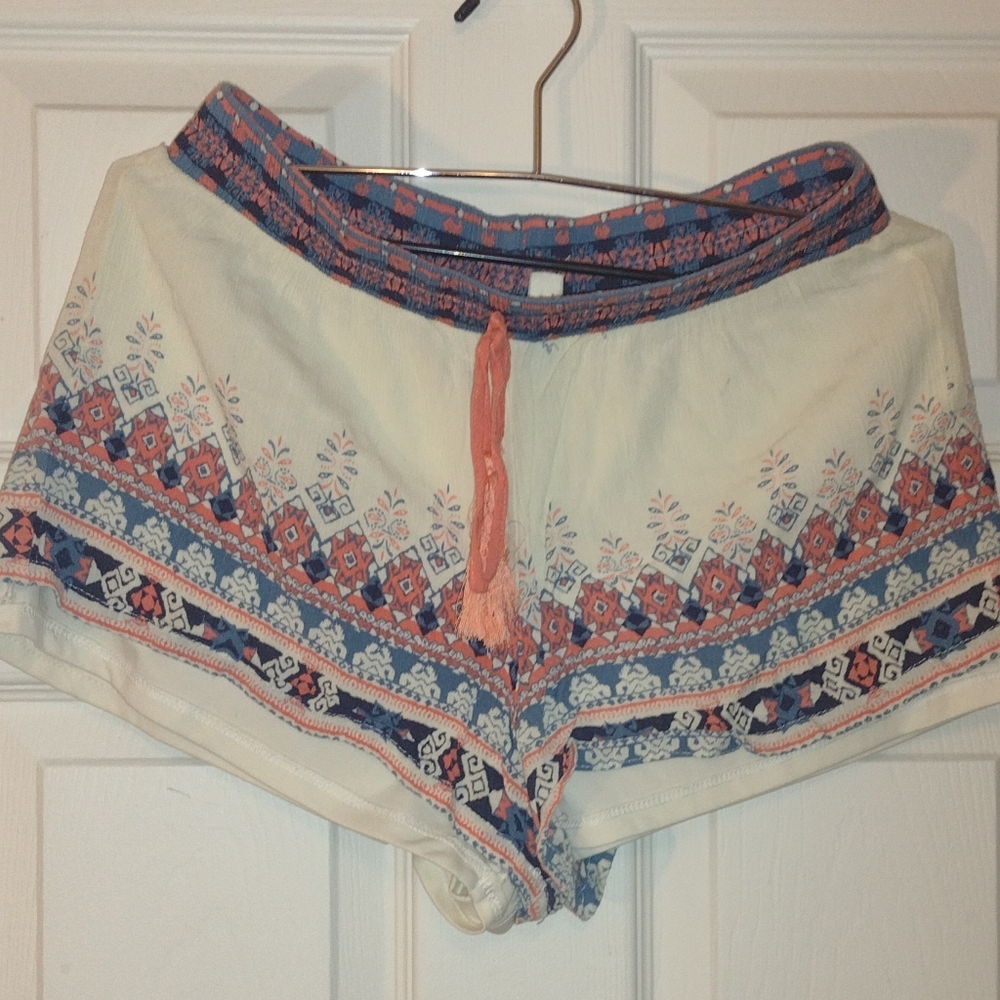 Alya size medium boho design fabric shorts